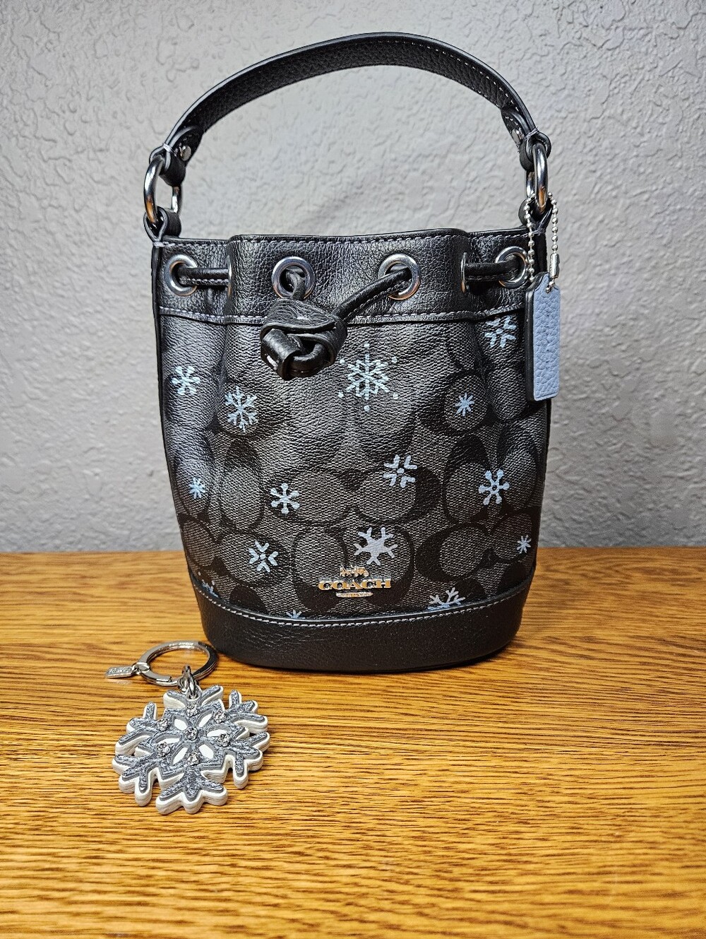 Coach Dempsey Drawstring Bucket Bag 15 With Matching Charm